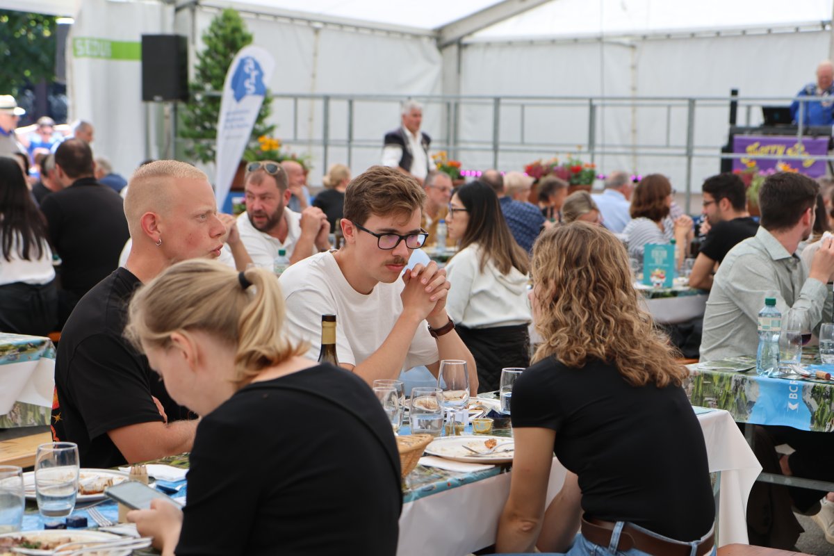 250914_benichon_sarinoise_en_ville_dimanche_91_copyright_heloise_hess